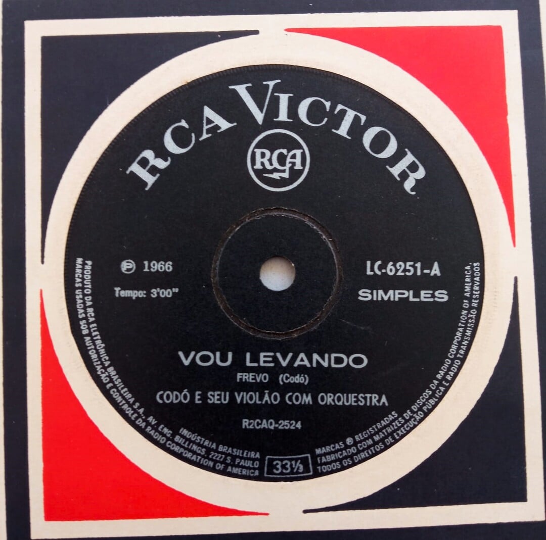 Codó e Seu Violão com Orquestra - Vou Levando / Puladinho