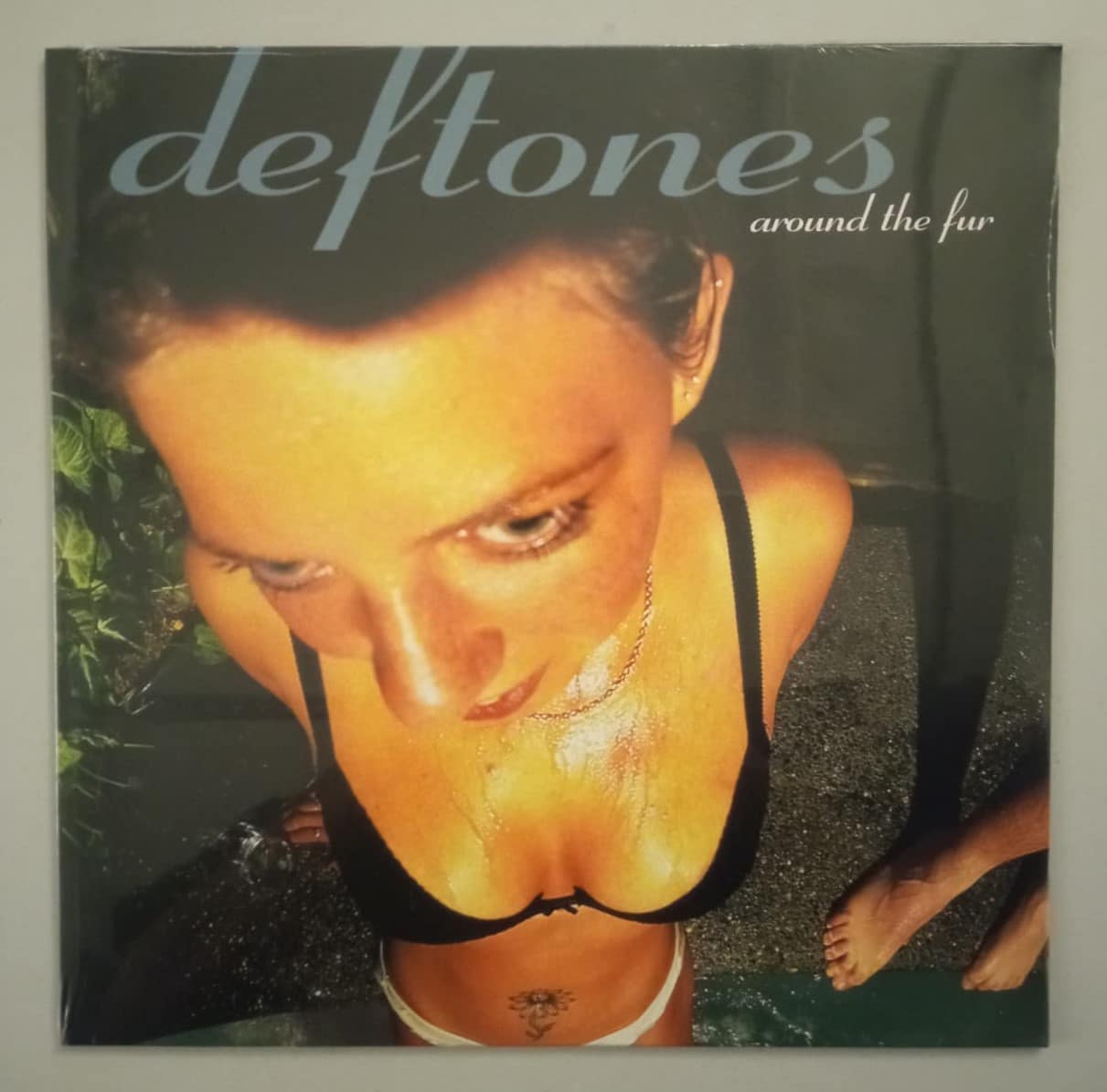 Deftones – Around The Fur