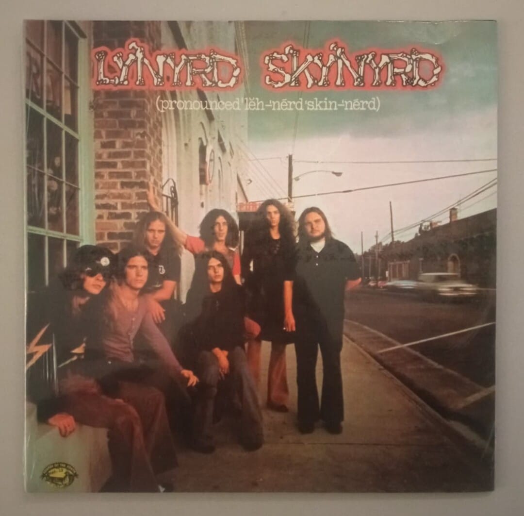 Lynyrd Skynyrd – (Pronounced 'Lĕh-'nérd 'Skin-'nérd)